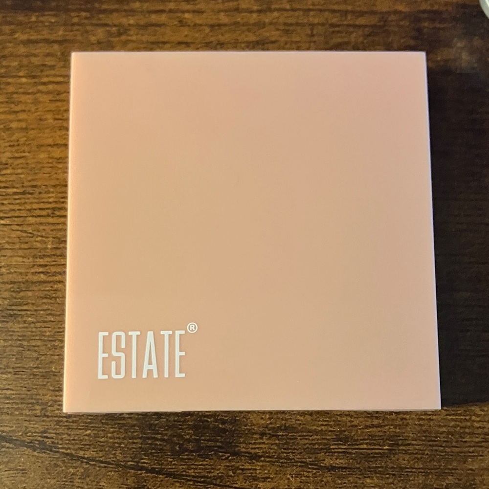 Estate eyeshadow Compact